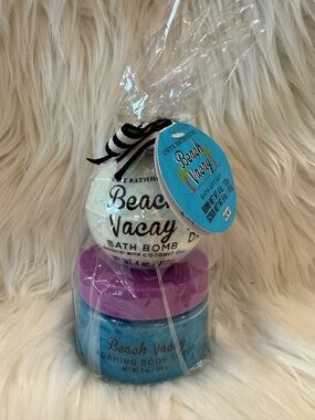 Onyx Bathhouse Beach Vacay Bath Gift Set Bath Bomb & Foaming Body Scrub New